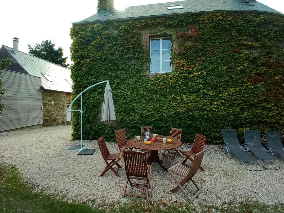 Domaine Des Tisseys Vue Sur Le Mont St Michel Dragey Exterior foto